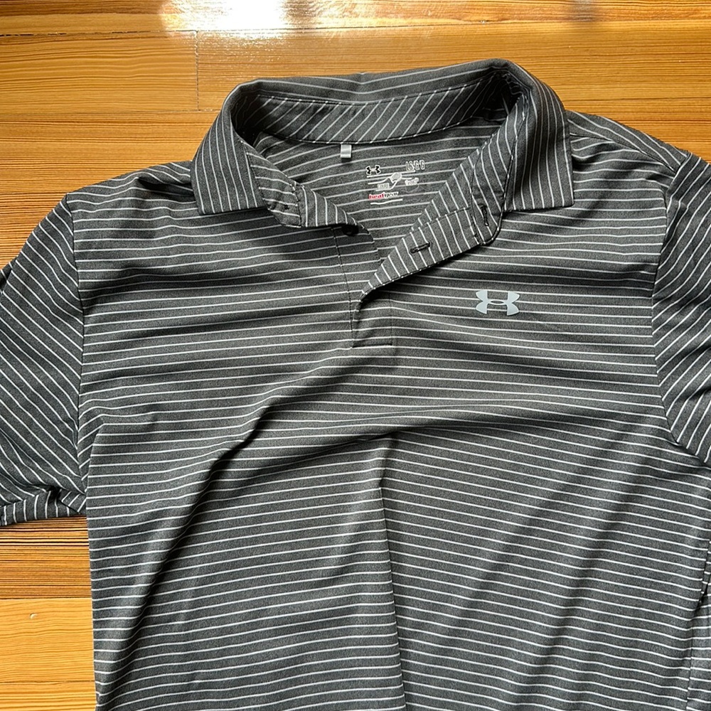 Men’s - Under Armor - Heat Gear performance - short sleeve polo - size large